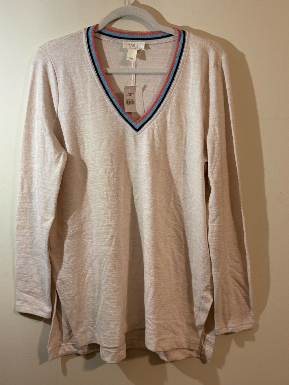 LOFT V-Neck Long Sleeve Sweater women’s Medium Lightweight cream stripe trim NWT